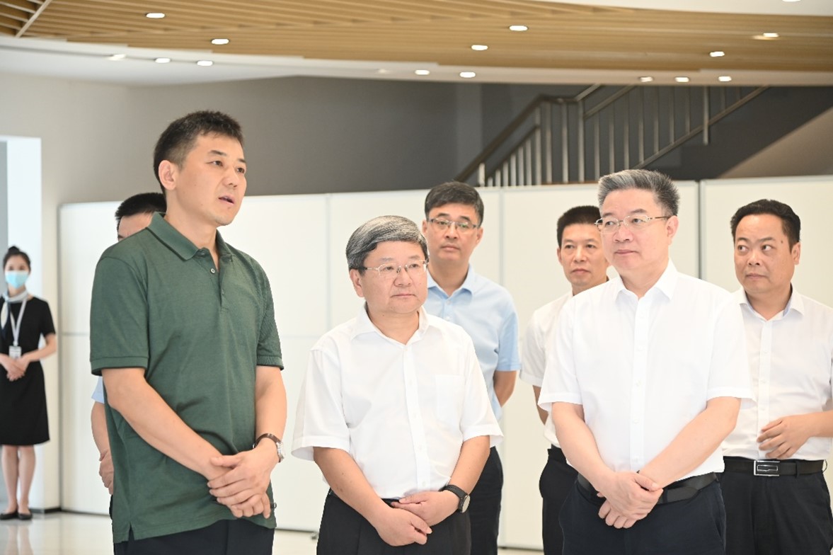 余姚市委書記傅貴榮一行蒞臨寧波鯤鵬生物調(diào)研園區(qū)建設